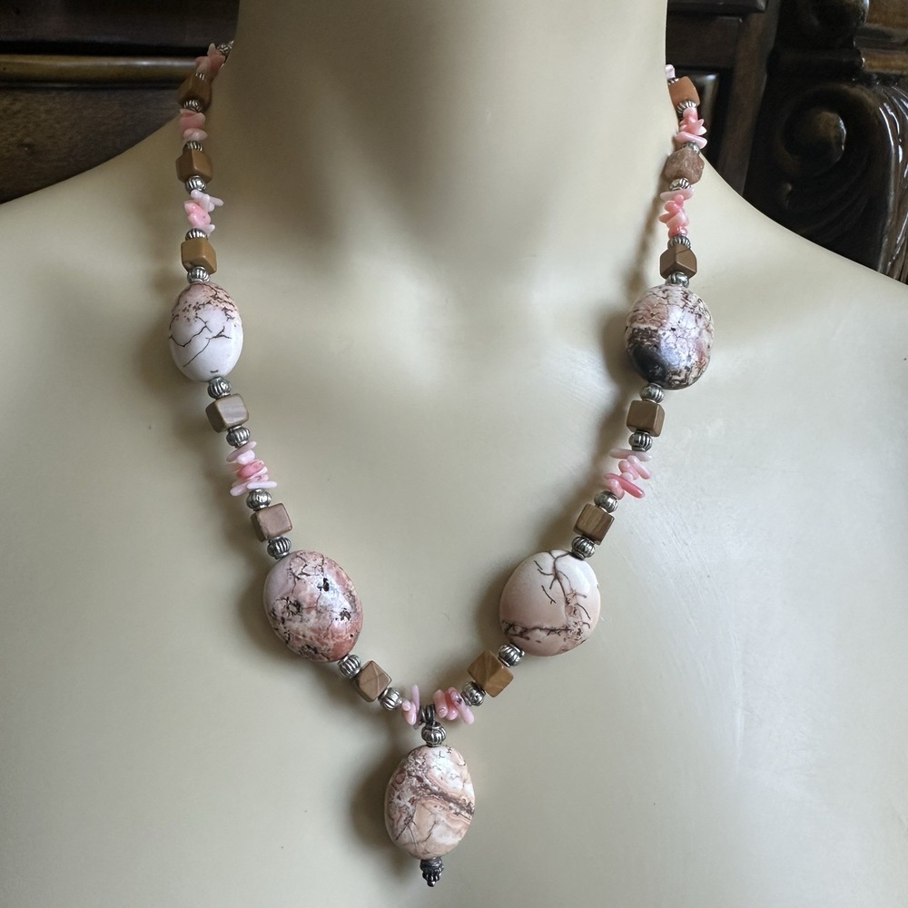 Beaded Accent Necklace 19.5 Inch Pink Marble Dolomite MOP Silver Plate Toggle